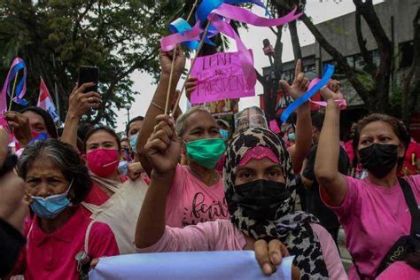 Philippines' raucous election campaign season to kick off .